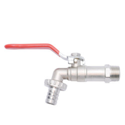 LLAVE JARDIN BOLA 1/2" X 3/4" ROJA C/UNION MANGUERA